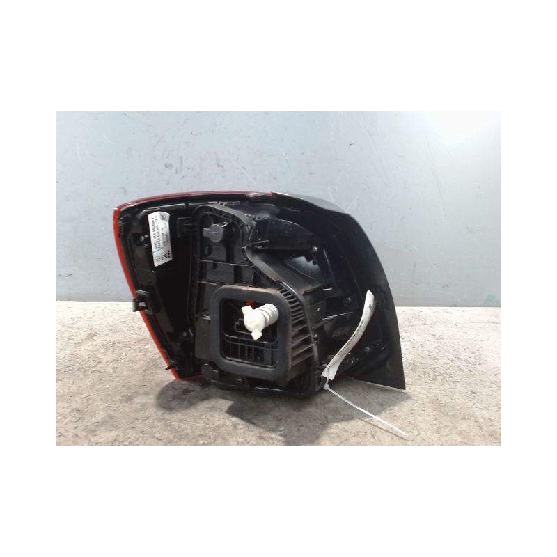 FEU ARRIERE DROIT VOLKSWAGEN POLO 2009-
