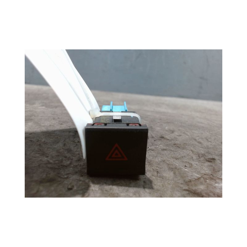 BOUTON DE WARNING VOLKSWAGEN POLO 2009-
