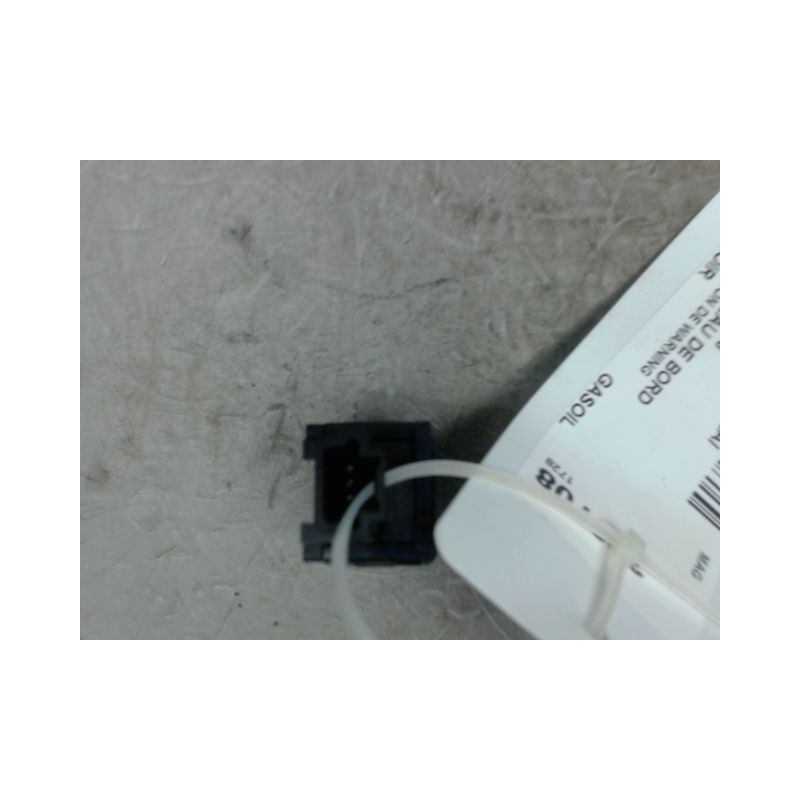 BOUTON DE WARNING NISSAN QASHQAI
