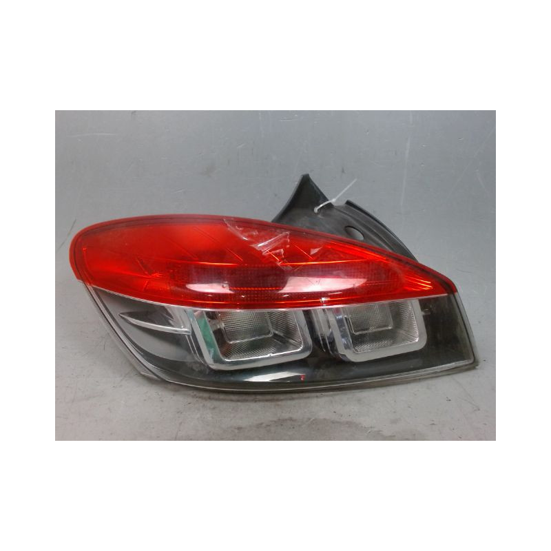 FEU ARRIERE GAUCHE  RENAULT MEGANE
