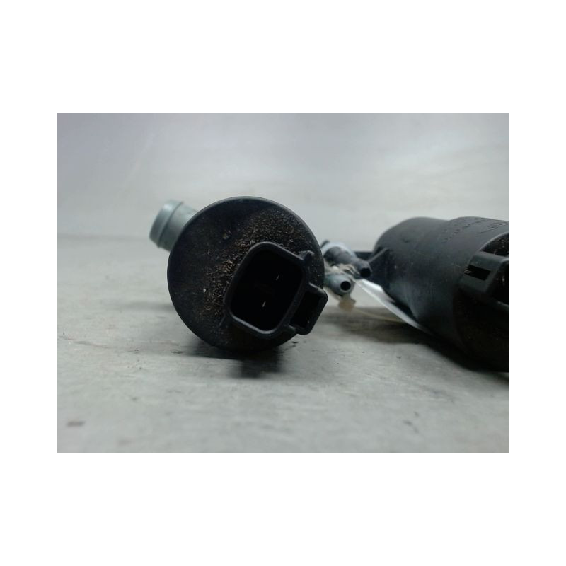 POMPE LAVE-GLACE AVANT TOYOTA YARIS