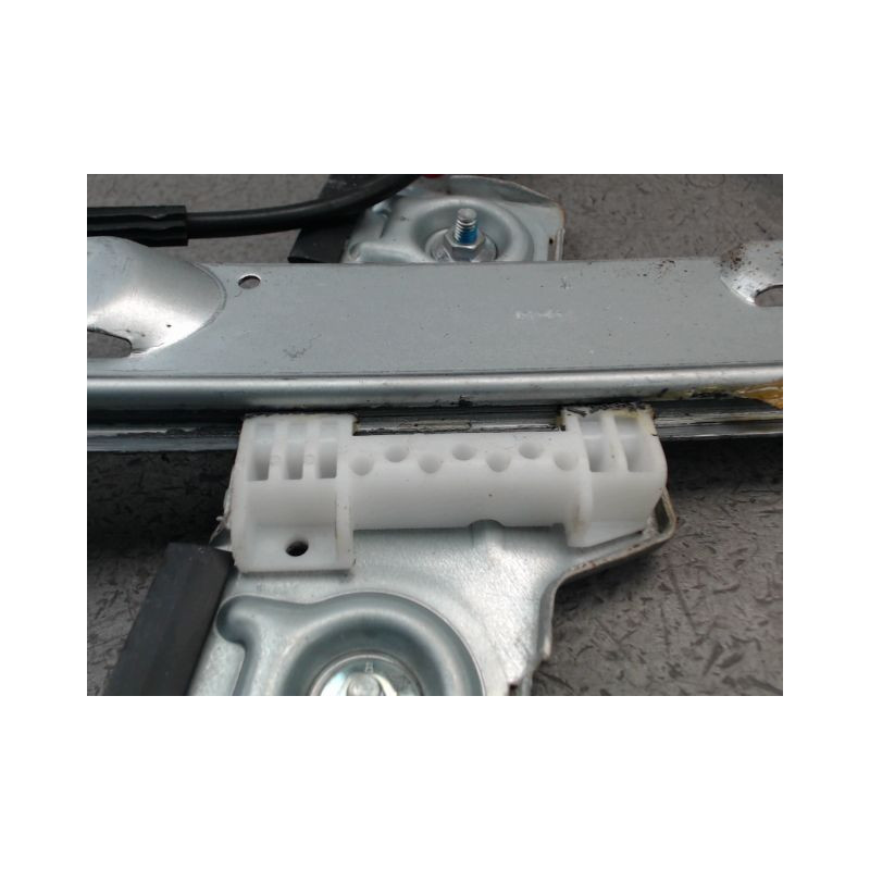 MECANISME LEVE-GLACE AVANT GAUCHE FORD FIESTA