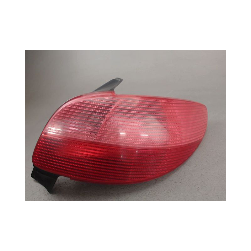 FEU ARRIERE DROIT PEUGEOT 206