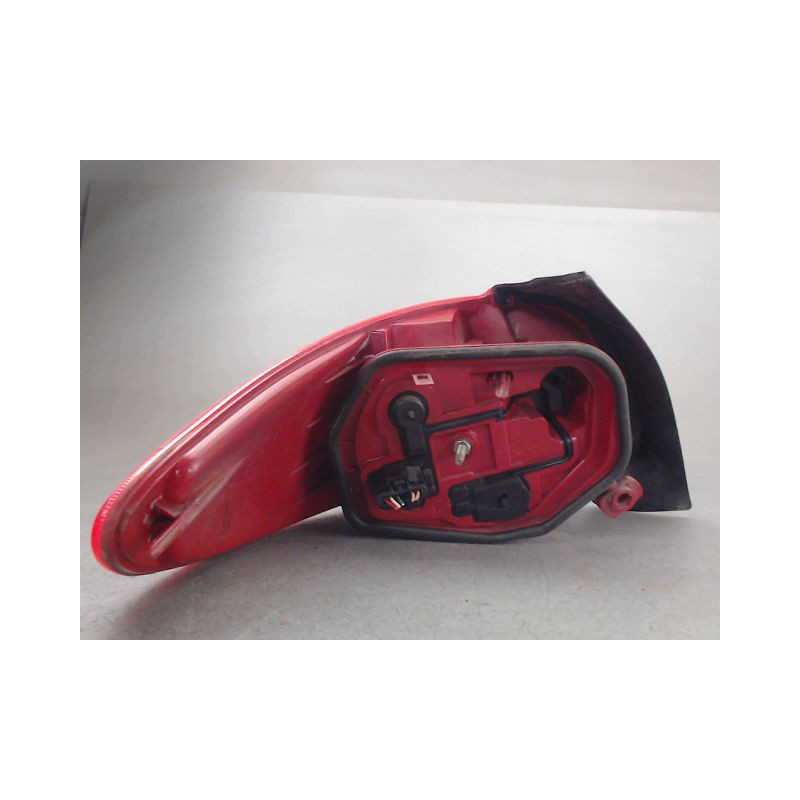 FEU ARRIERE DROIT PEUGEOT 206