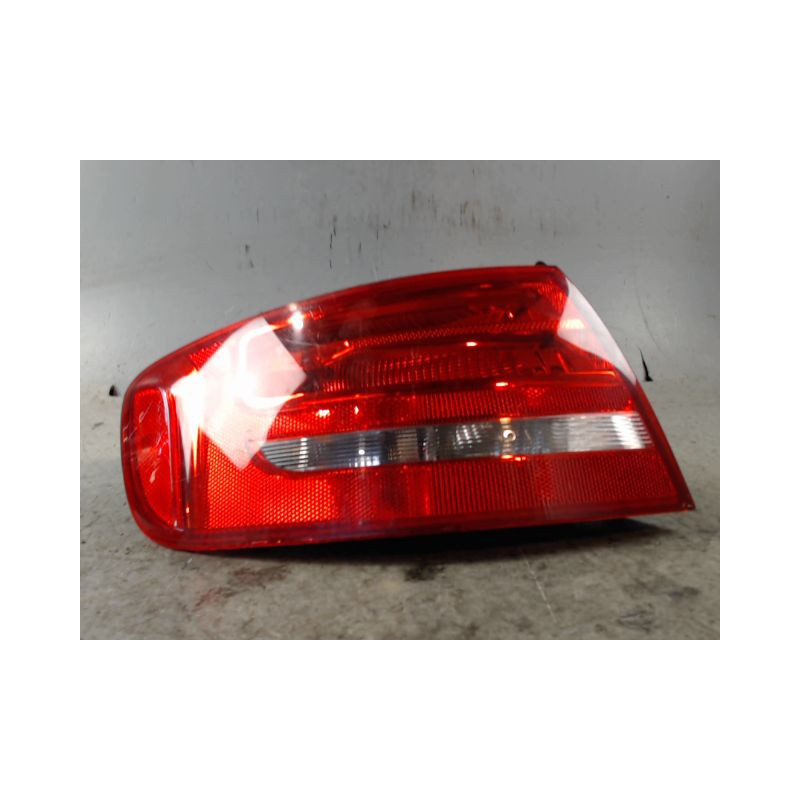 FEU ARRIERE GAUCHE  AUDI A4