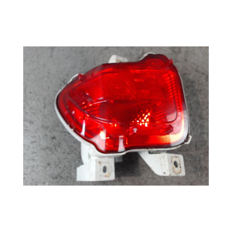 FEU BROUILLARD ARRIERE GAUCHE TOYOTA RAV4