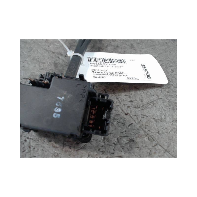 COMMANDE ESSUIE GLACE NISSAN PICK-UP 2P 2002-