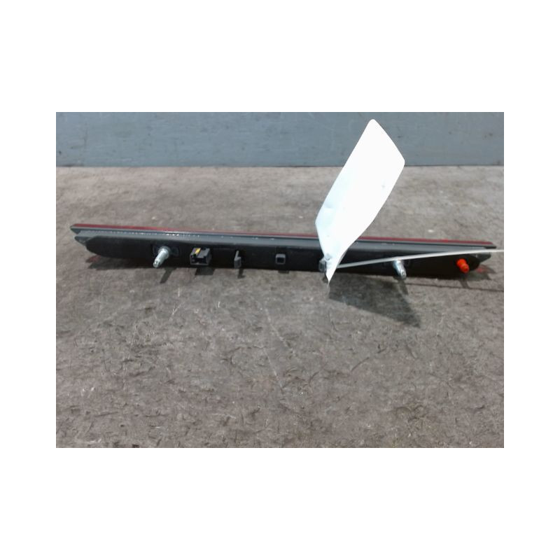 FEUX STOP SUPPLEMENTAIRE PEUGEOT 5008 2009-