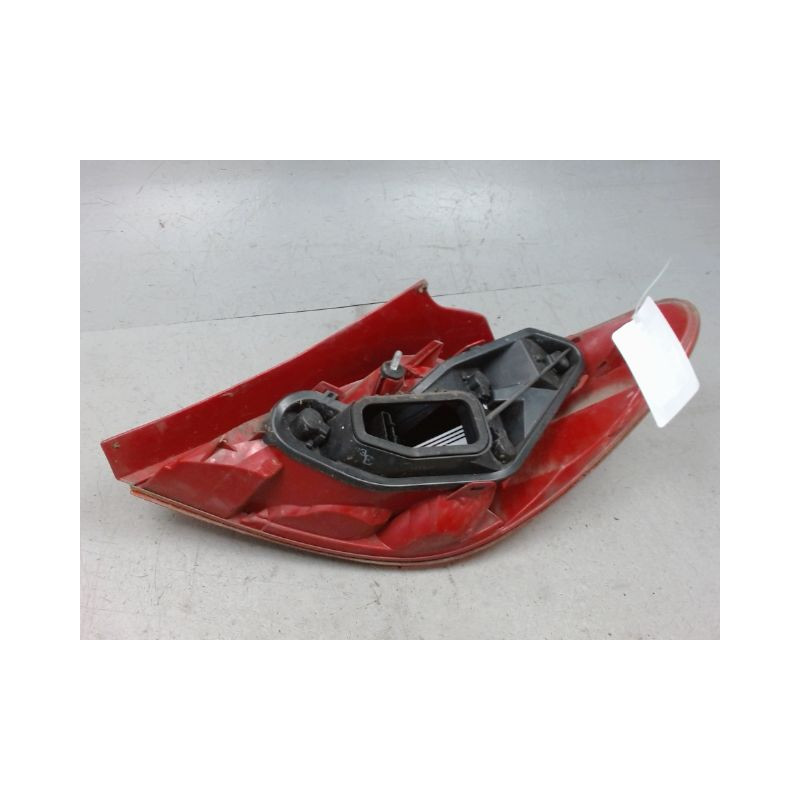 FEU ARRIERE GAUCHE  PEUGEOT 207