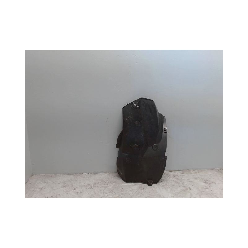 PARE-BOUE ARRIERE DROIT DACIA SANDERO 2008-
