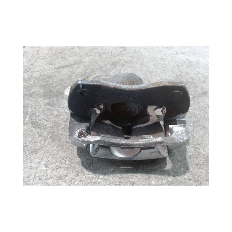 ETRIER DE FREIN AVANT DROIT TOYOTA RAV4