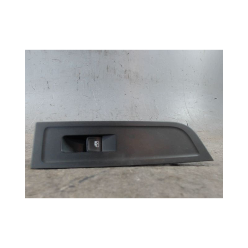 COMMANDE LEVE-GLACE PORTE AVD SKODA KAMIQ