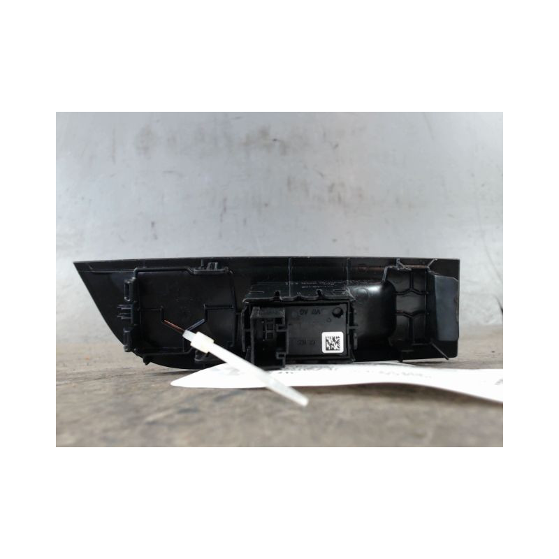 COMMANDE LEVE-GLACE PORTE ARG SKODA KAMIQ