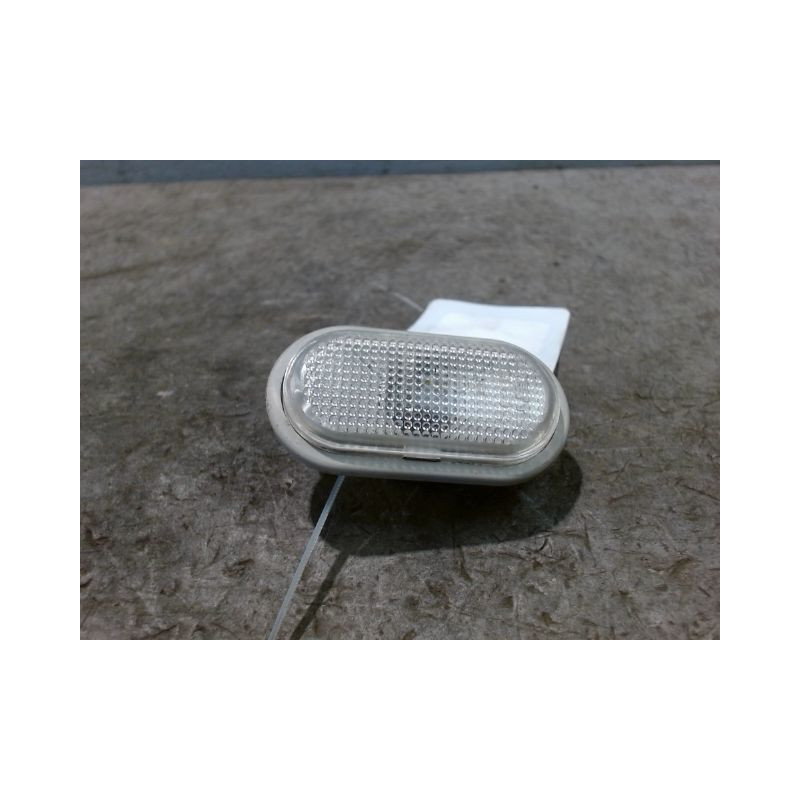 REPETITEUR AILE DROIT RENAULT TRAFIC