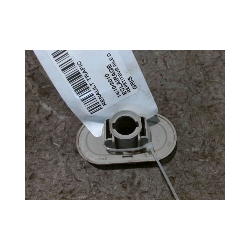 REPETITEUR AILE DROIT RENAULT TRAFIC