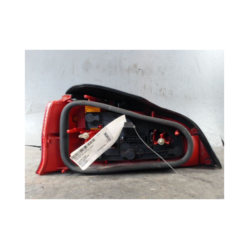 FEU ARRIERE DROIT PEUGEOT 106 96-2003