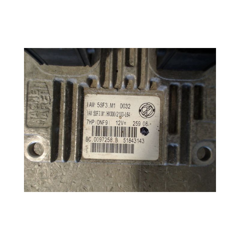 CALCULATEUR MOTEUR FIAT PUNTO