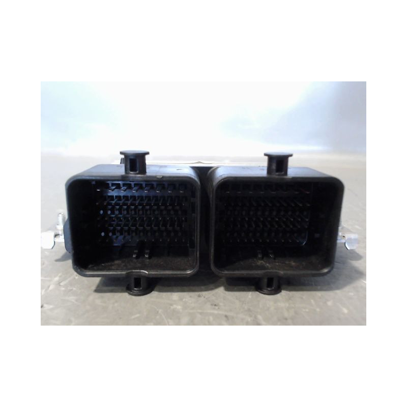 CALCULATEUR MOTEUR FORD FIESTA