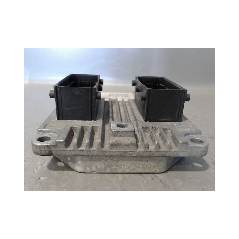 CALCULATEUR MOTEUR FIAT PUNTO