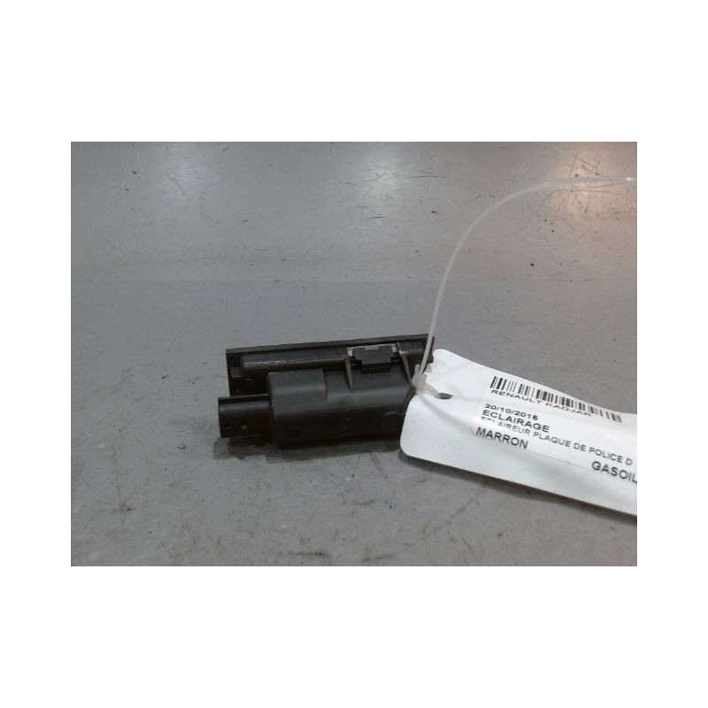 ECLAIREUR PLAQUE DE POLICE DROIT RENAULT KADJAR