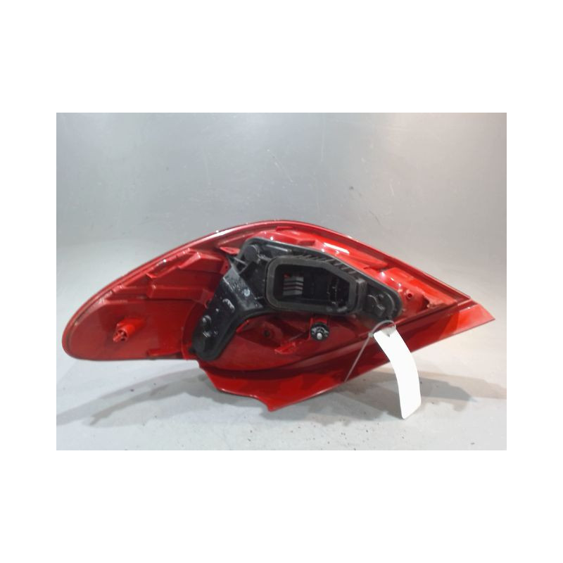 FEU ARRIERE GAUCHE  PEUGEOT 207