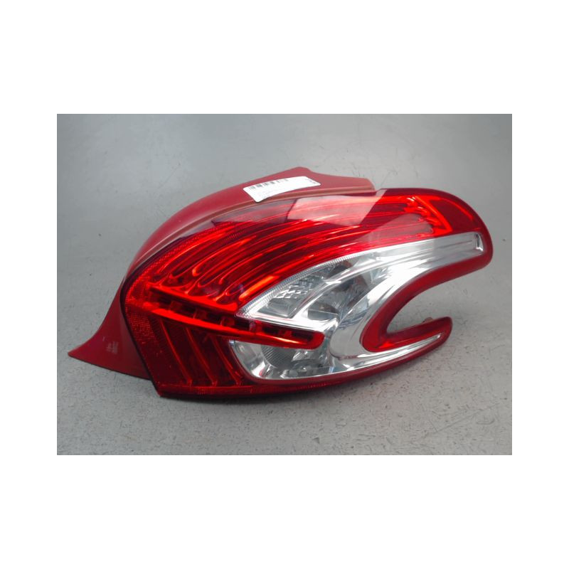 FEU ARRIERE DROIT PEUGEOT 208