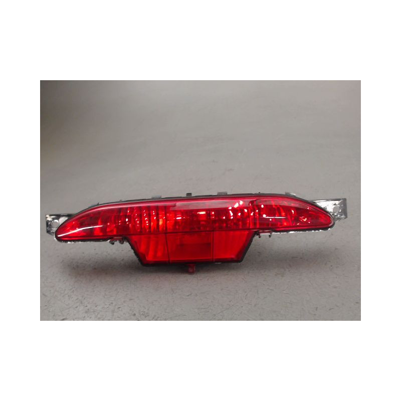 FEU BROUILLARD CENTRAL ARRIERE PEUGEOT 208