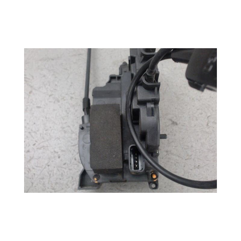 SYSTEME CONDAMNATION ARRIERE DROIT RENAULT MODUS
