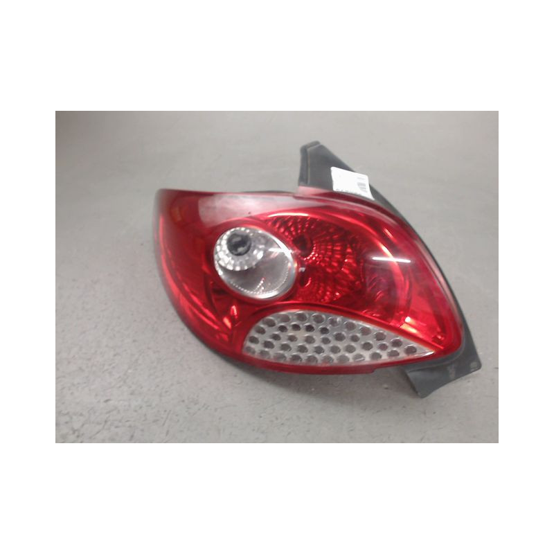 FEU ARRIERE GAUCHE  PEUGEOT 206