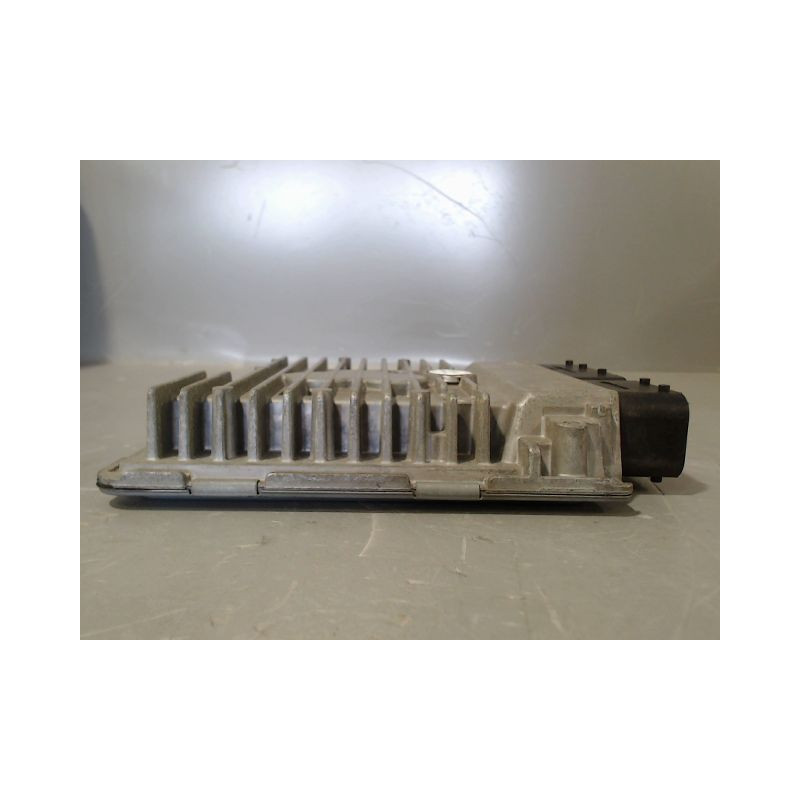 CALCULATEUR MOTEUR VOLKSWAGEN POLO