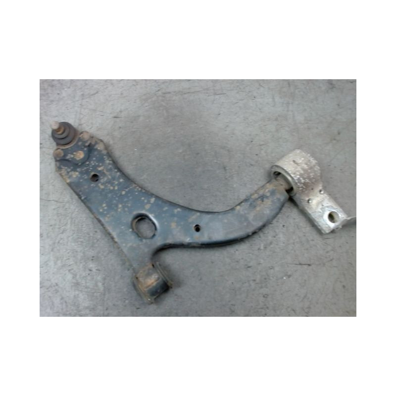 TRIANGLE INFERIEUR AVANT DROIT FORD FIESTA 02 -05