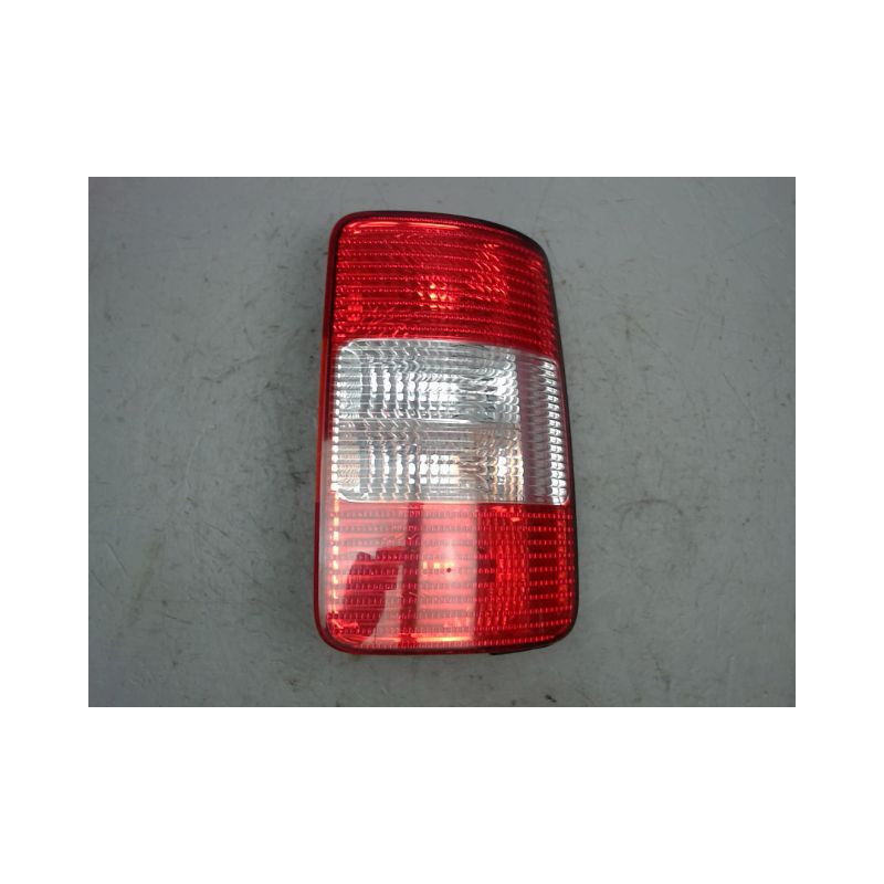 FEU ARRIERE DROIT VOLKSWAGEN CADDY VAN 2004-