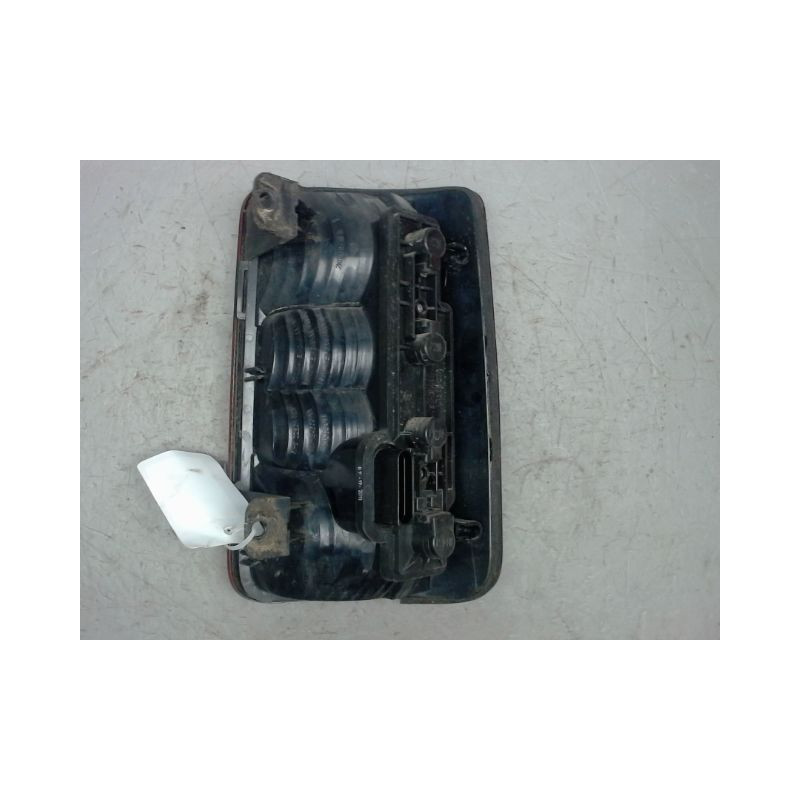 FEU ARRIERE GAUCHE  VOLKSWAGEN CADDY VAN 2004-