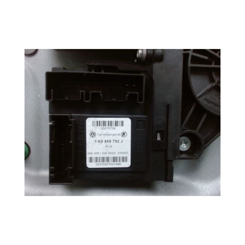 MECANISME+MOTEUR LEVE-GLACE AVANT DROIT VOLKSWAGEN CADDY VAN 2004-