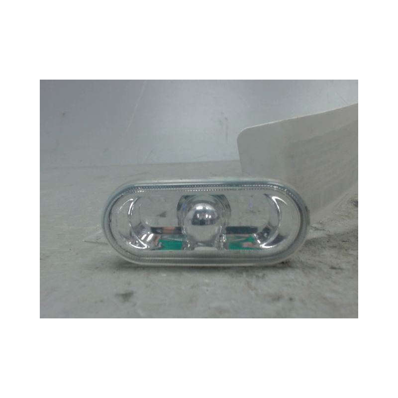 REPETITEUR AILE GAUCHE VOLKSWAGEN CADDY VAN 2004-