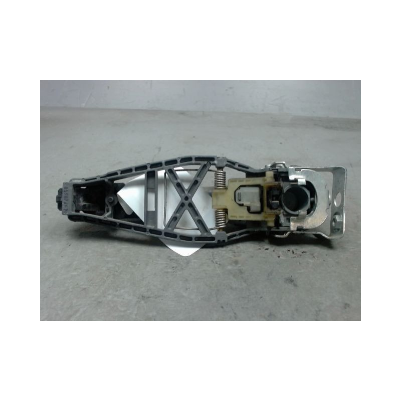 POIGNEE EXTERIEURE PORTE AVANT DROIT VOLKSWAGEN CADDY VAN 2004-