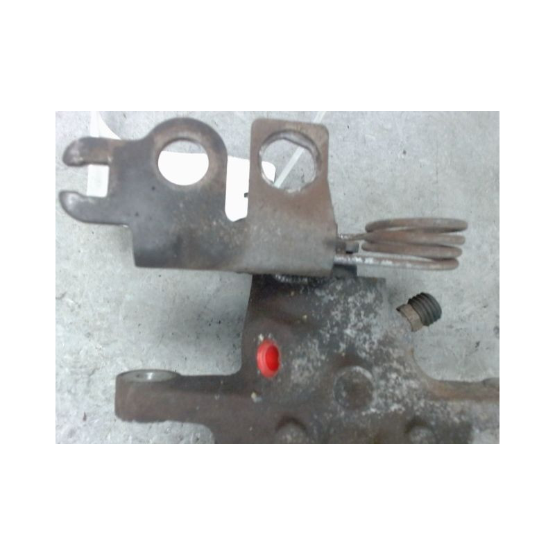 ETRIER DE FREIN ARRIERE GAUCHE VOLKSWAGEN CADDY VAN 2004-