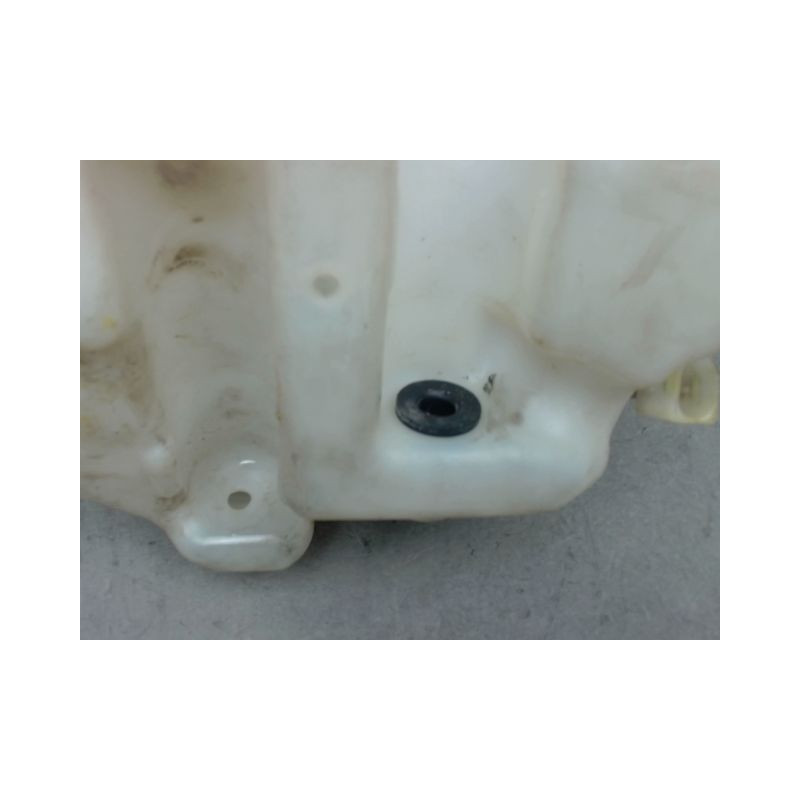 RESERVOIR LAVE-GLACE AVANT MERCEDES CLASSE A