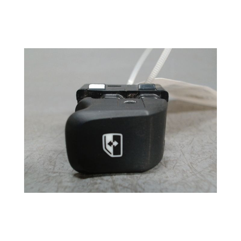 COMMANDE LEVE-GLACE PORTE AVD AUDI Q2