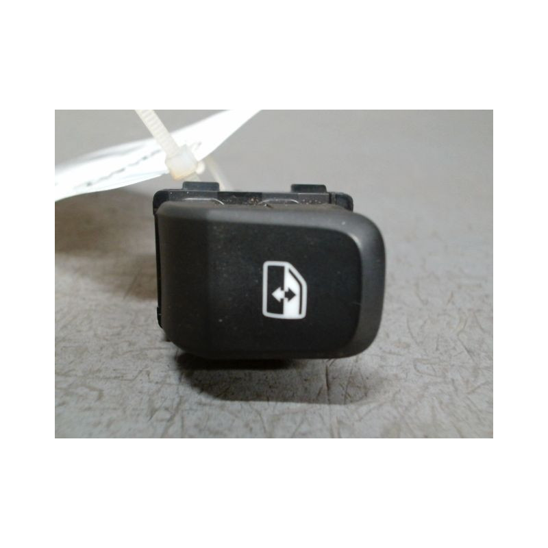 COMMANDE LEVE-GLACE PORTE ARG AUDI Q2