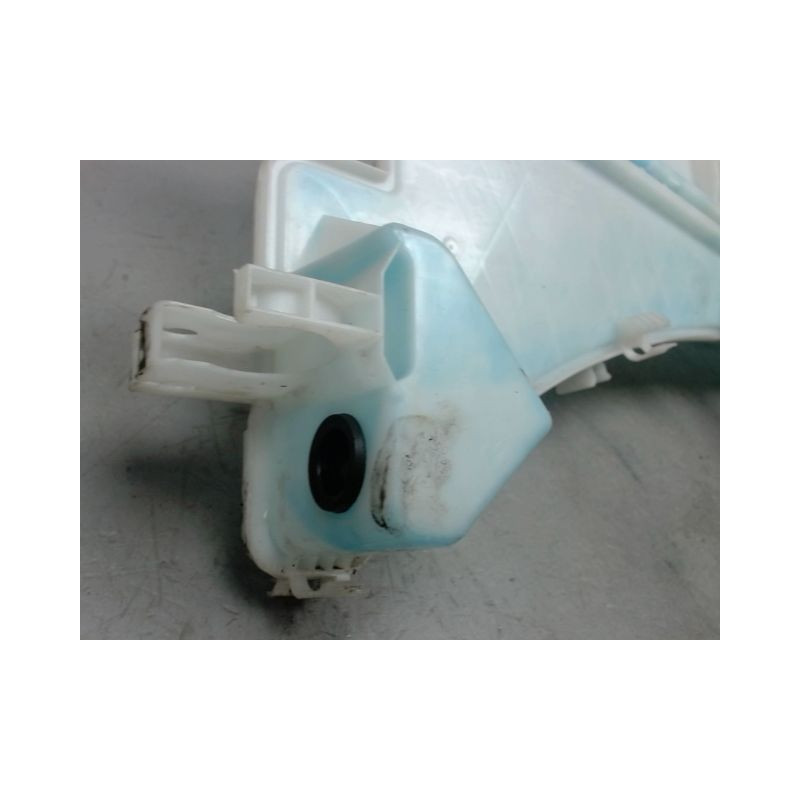 RESERVOIR LAVE-GLACE AVANT PEUGEOT 5008
