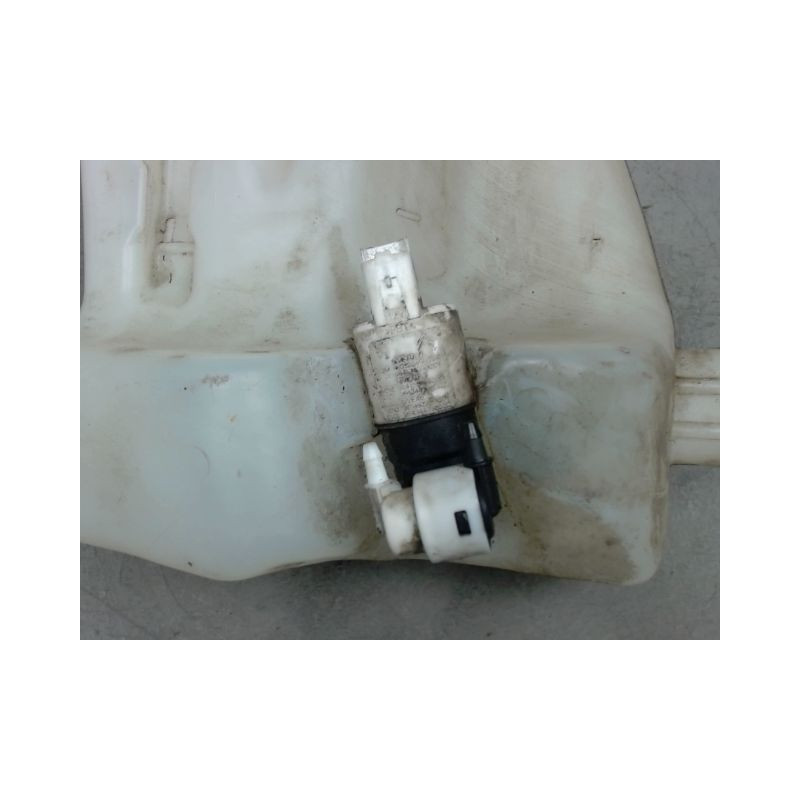 RESERVOIR LAVE-GLACE AVANT CITROEN C4