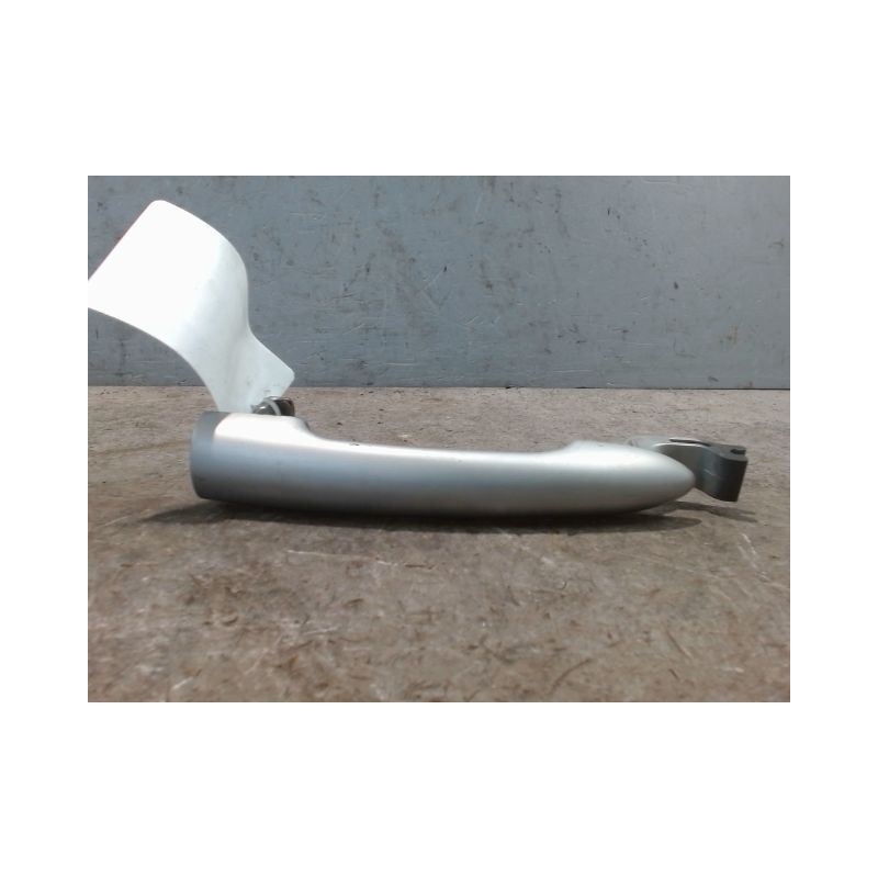 POIGNEE EXTERIEURE PORTE ARRIERE DROIT RENAULT CLIO III 2010-