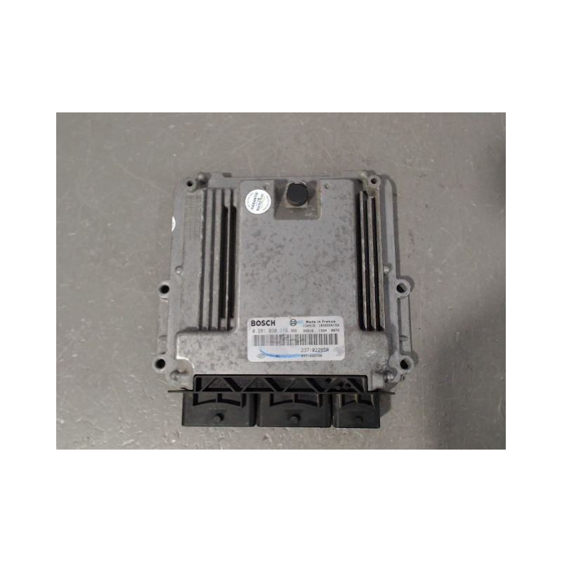 CALCULATEUR MOTEUR RENAULT MASTER