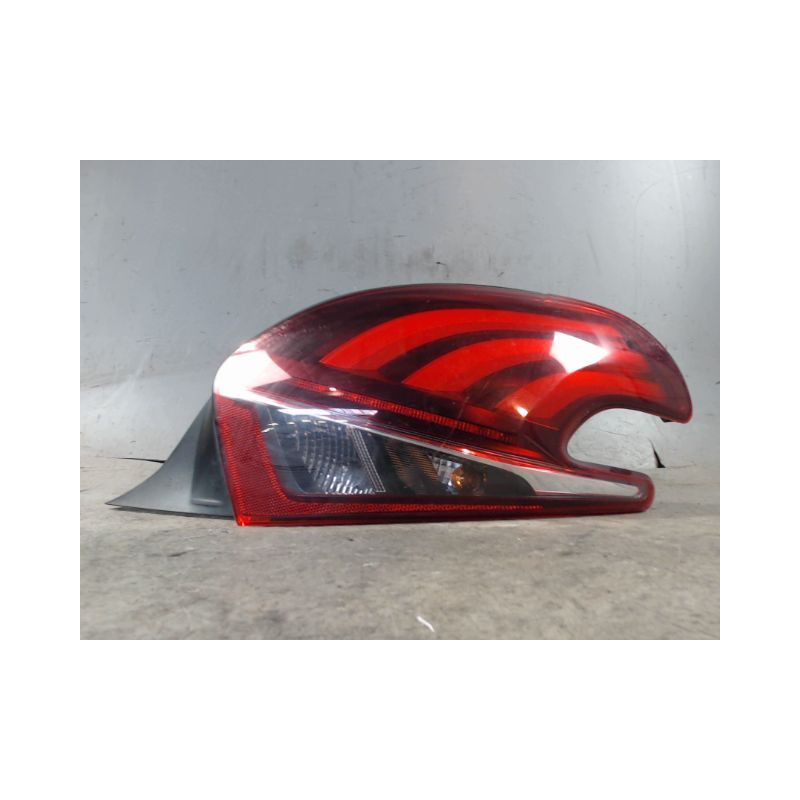 FEU ARRIERE DROIT PEUGEOT 208