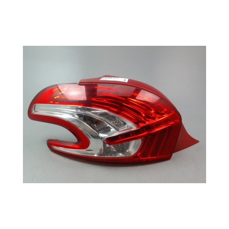 FEU ARRIERE GAUCHE  PEUGEOT 208 Phase 1 2012-...