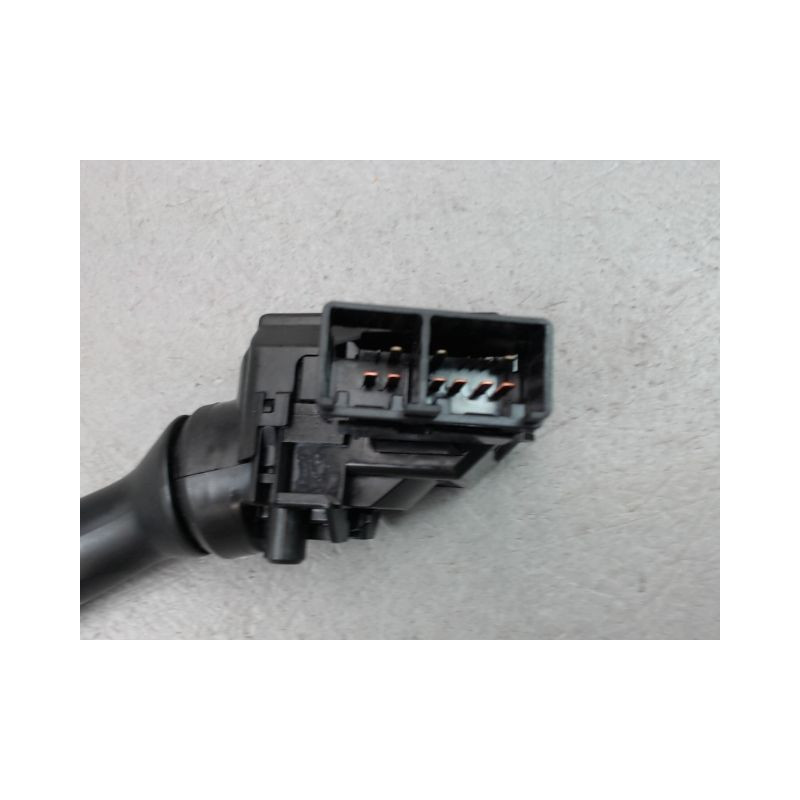 COMMANDE ESSUIE GLACE TOYOTA PRIUS 2004-