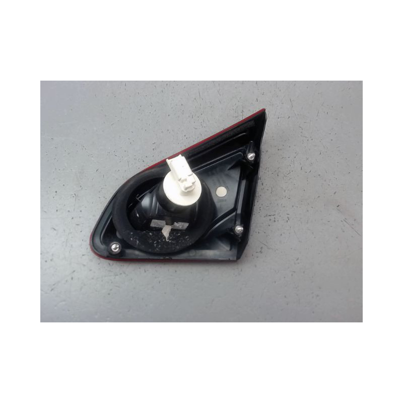 FEU ARRIERE INTERIEUR GAUCHE NISSAN QHASQAI 2007-