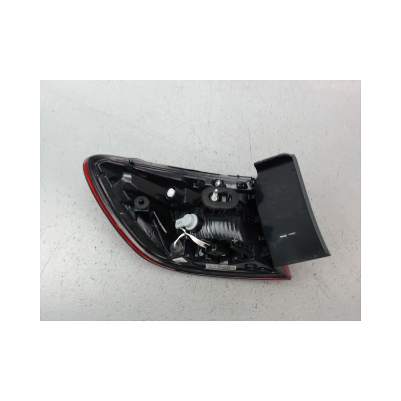 FEU ARRIERE DROIT RENAULT CLIO