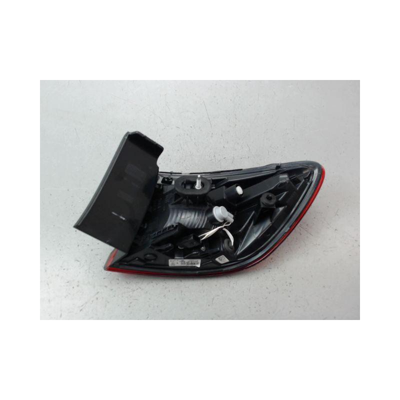 FEU ARRIERE GAUCHE  RENAULT CLIO